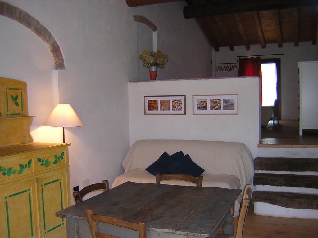 Agriturismo Trebisonda Country Resort Monzambano Bilik gambar